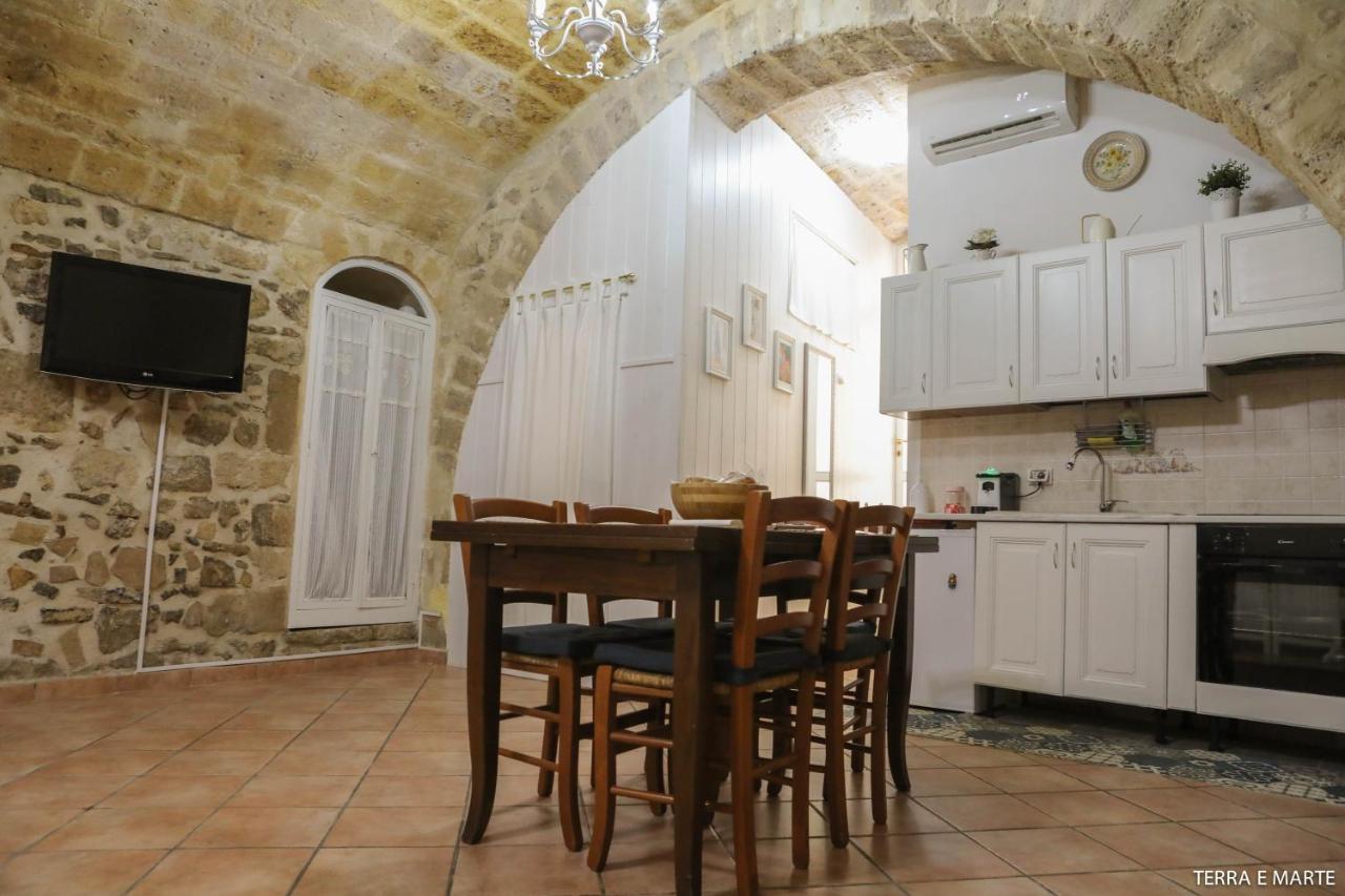 Terra E Marte Casa Vacanza Bari Ngoại thất bức ảnh